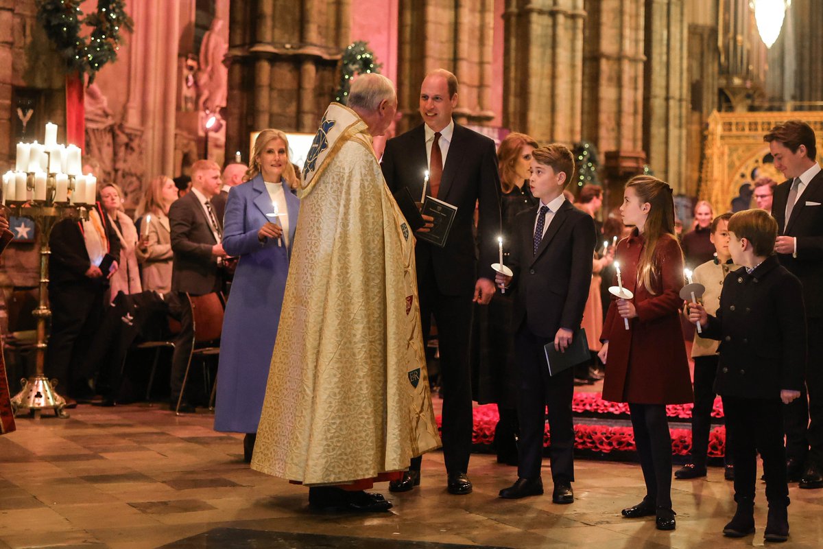 KensingtonRoyal's tweet image. 📍 Westminster Abbey
🎄 Together At Christmas
💚 #ShapingUs 

A celebration of the early years workforce who do so much in building the foundations of a happier, healthier society.