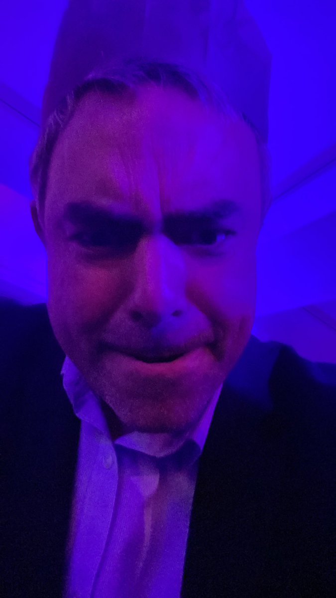 AllyStewart_76's tweet photo. #glitterball https://t.co/gXEZXMPm17