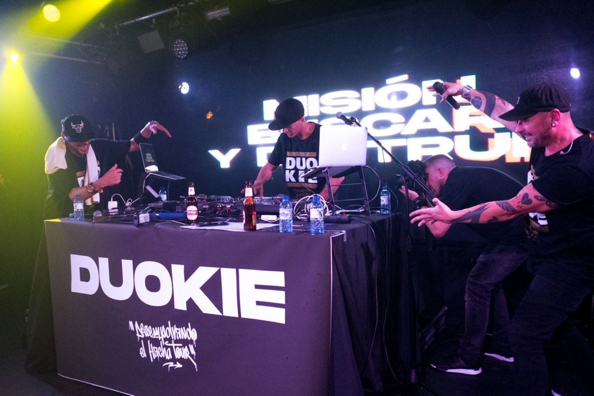 🆘 𝐃𝐔𝐎𝐊𝐈𝐄 @ 𝐁𝐀𝐑𝐂𝐄𝐋𝐎𝐍𝐀 

29 de DICIEMBRE 🔥

Quedan poquitas entradas 🤘 ... 
No digo naaaa 🤐 ...

FOTAZA X @sordoph_

#duokie #locus #nerviozzo #djlexmerk #2023 #scratch #concierto #rap4life #djrap #rap