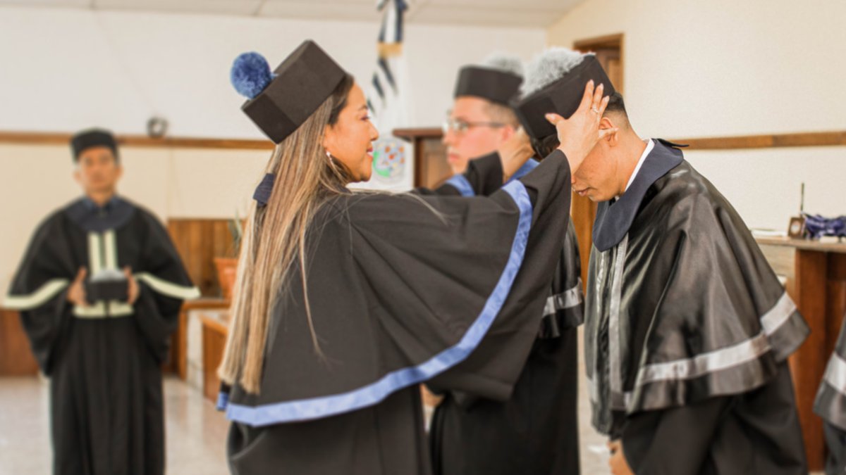 _Requena17's tweet image. Tantas veces pensé que quizás lo enorme no estaba destinado para mí, qué personas como yo no son las que logran grandes cosas, hasta que me vi envuelto en algo más enorme que yo, algo que construí por ser quien soy. 

Oficialmente soy Ingeniero en Ciencias y Sistemas. 🐐💯