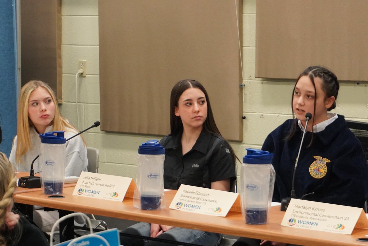 WSWHEBOCES's tweet photo. 67 female students from 6 school districts were invited to learn about the many opportunities & how important it is to have #WomeninTrades.
https://t.co/BwaC1q3EpZ
#WomenInApprenticeship #TradesWomen #SheBuiltThisCity #WomenInSkilledTrades #ChoosetoChange #CTE #STEAM https://t.co/37IG86kr41