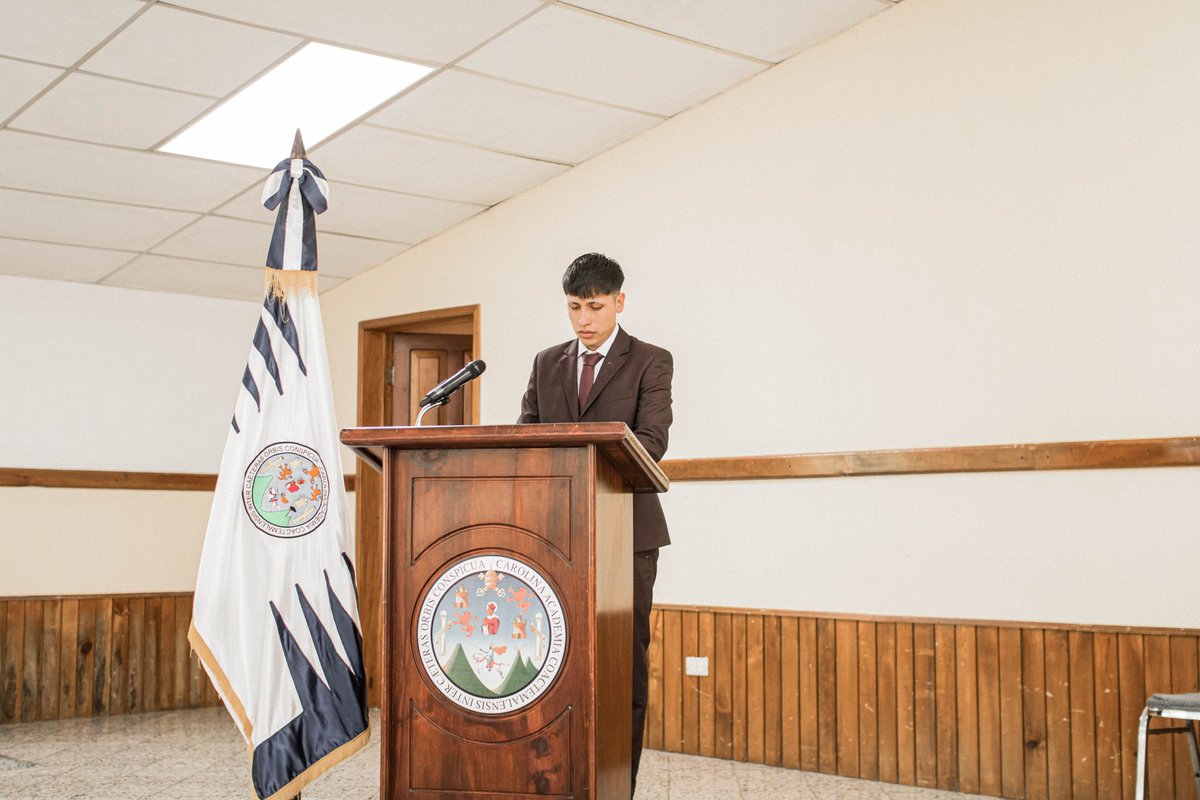 _Requena17's tweet image. Tantas veces pensé que quizás lo enorme no estaba destinado para mí, qué personas como yo no son las que logran grandes cosas, hasta que me vi envuelto en algo más enorme que yo, algo que construí por ser quien soy. 

Oficialmente soy Ingeniero en Ciencias y Sistemas. 🐐💯