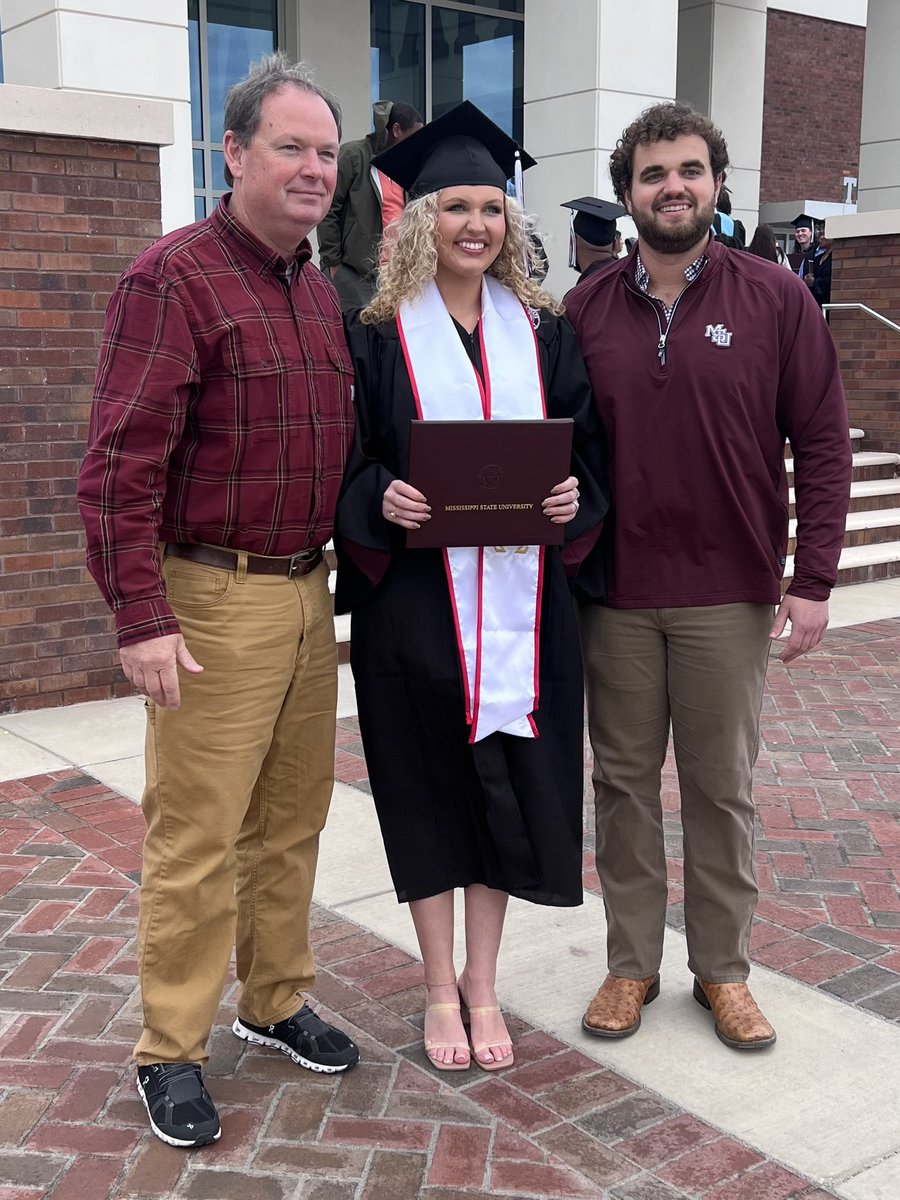 Mike72798187's tweet photo. The Original Bulldog-my beautiful,amazing daughter, Mallory-has left the building. Now a MSU Bulldog graduate. I couldn’t be more proud and am excited to see what great future is in store for this dynamic daughter of mine. https://t.co/wjofApd7we