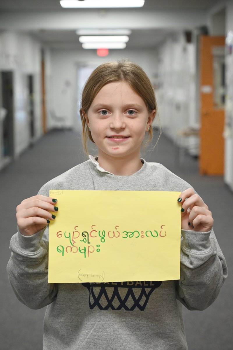 ElmwoodFranklin's tweet image. Fifth grade students have partnered with the International Institute of Buffalo to help spread holiday cheer to newly relocated families to the Buffalo area. Students are making cards in the ten different languages spoken by the families receiving them. #thinkingbeyond