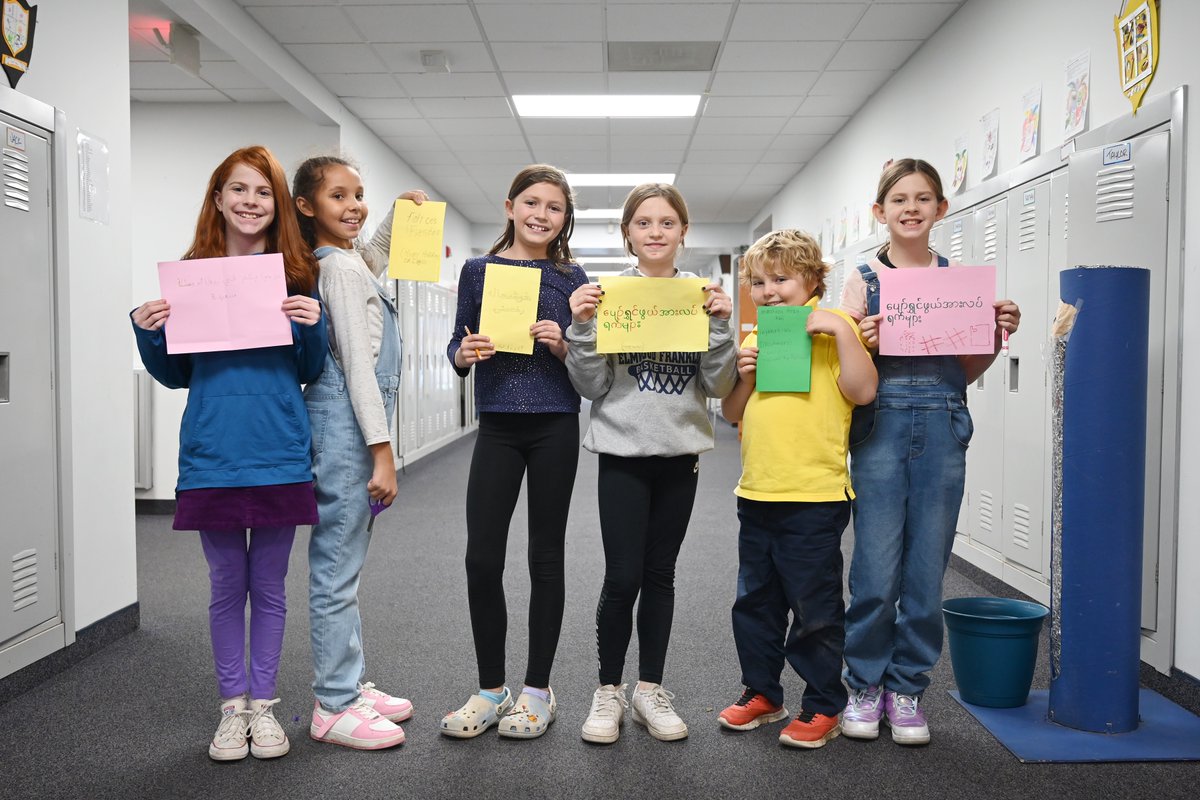 ElmwoodFranklin's tweet image. Fifth grade students have partnered with the International Institute of Buffalo to help spread holiday cheer to newly relocated families to the Buffalo area. Students are making cards in the ten different languages spoken by the families receiving them. #thinkingbeyond