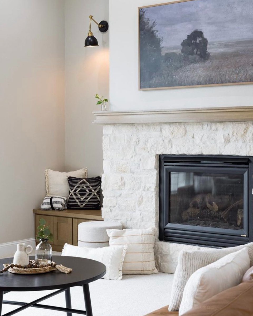 eldoradostone's tweet photo. 𝚋𝚛𝚒𝚐𝚑𝚝 - 𝚊𝚒𝚛𝚢 - 𝚋𝚎𝚊𝚞𝚝𝚒𝚏𝚞𝚕 🤍 
#FireplaceFriday
-
Pictured: Casa Blanca | RoughCut
📸 Credit: Dream Homes Construction &amp; Design https://t.co/Et5pu5Uo9j