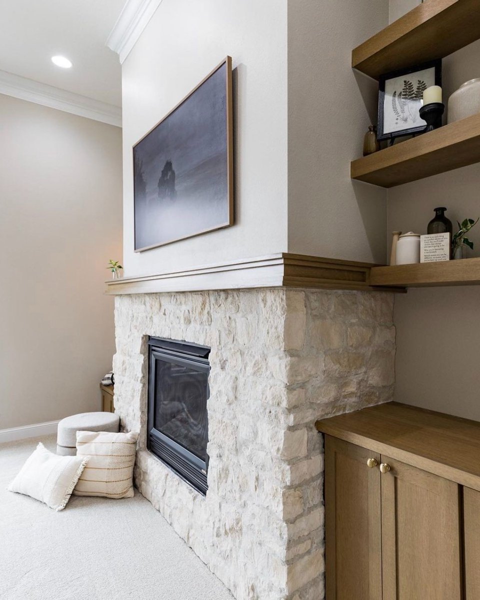 eldoradostone's tweet photo. 𝚋𝚛𝚒𝚐𝚑𝚝 - 𝚊𝚒𝚛𝚢 - 𝚋𝚎𝚊𝚞𝚝𝚒𝚏𝚞𝚕 🤍 
#FireplaceFriday
-
Pictured: Casa Blanca | RoughCut
📸 Credit: Dream Homes Construction &amp; Design https://t.co/Et5pu5Uo9j