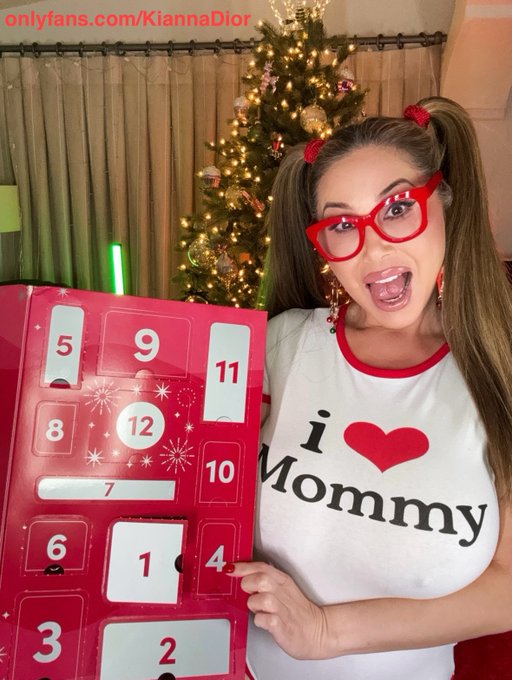 Opening Day 4 soon !!! 🎄🥰RT https://t.co/42qLkxr1bR