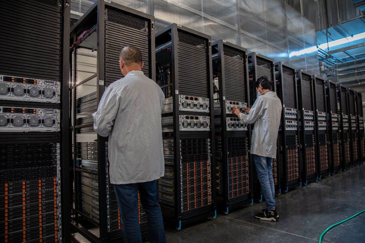 Supermicro's tweet photo. Why Partner with #Supermicro for Rack Scale Solutions?
Minimize Rack Deployment Costs ✔️
Optimize At Rack Scale ✔️
Acquire a Total IT Solution ✔️
Faster Delivery Times ✔️
Learn more about Supermicro's #RackScale design and integration: https://t.co/mTgF6bu4bc https://t.co/LTwaeUQqtz