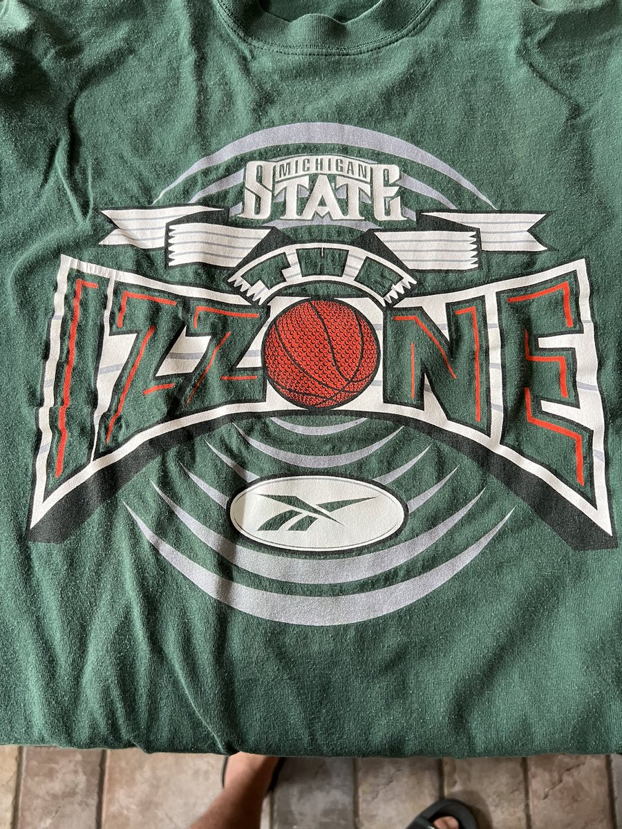 lehman218's tweet photo. @ThisistheIZZONE OG #flashbckfriday @MSU_Basketball @Mateen_Cleaves @flintstone14 @mopete24 ๐ https://t.co/eIMCNr0j6Z