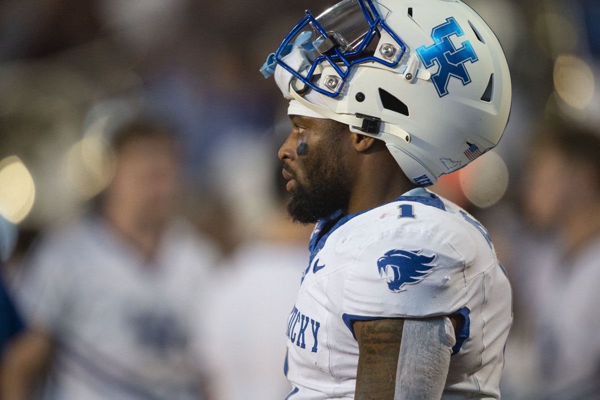 ChrisFisherKY's tweet photo. Ray Davis named a Second Team All-American by Sports Illustrated 

https://t.co/un3F4tbL0R #BBN https://t.co/9jaYerf9vk