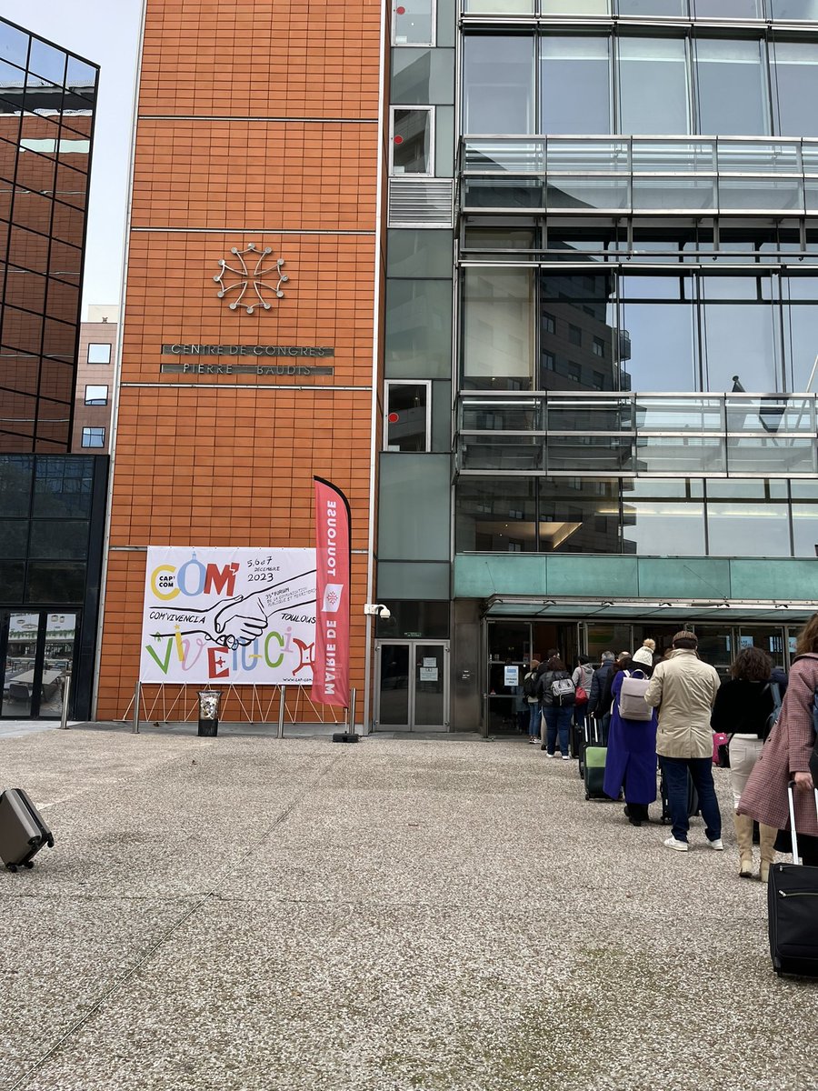 PierrickBrgsCom's tweet image. 👉 #CapCom23 se déroulait chez nous à #Toulouse, ville de la #ComVivencia. Des conférences sur l’éco-accessibilité à celles sur l’importance des infographies, ou de la place de l’IA, c’est encore un formidable forum que nous avons eu avec un millier de communicants publics. 

2/4