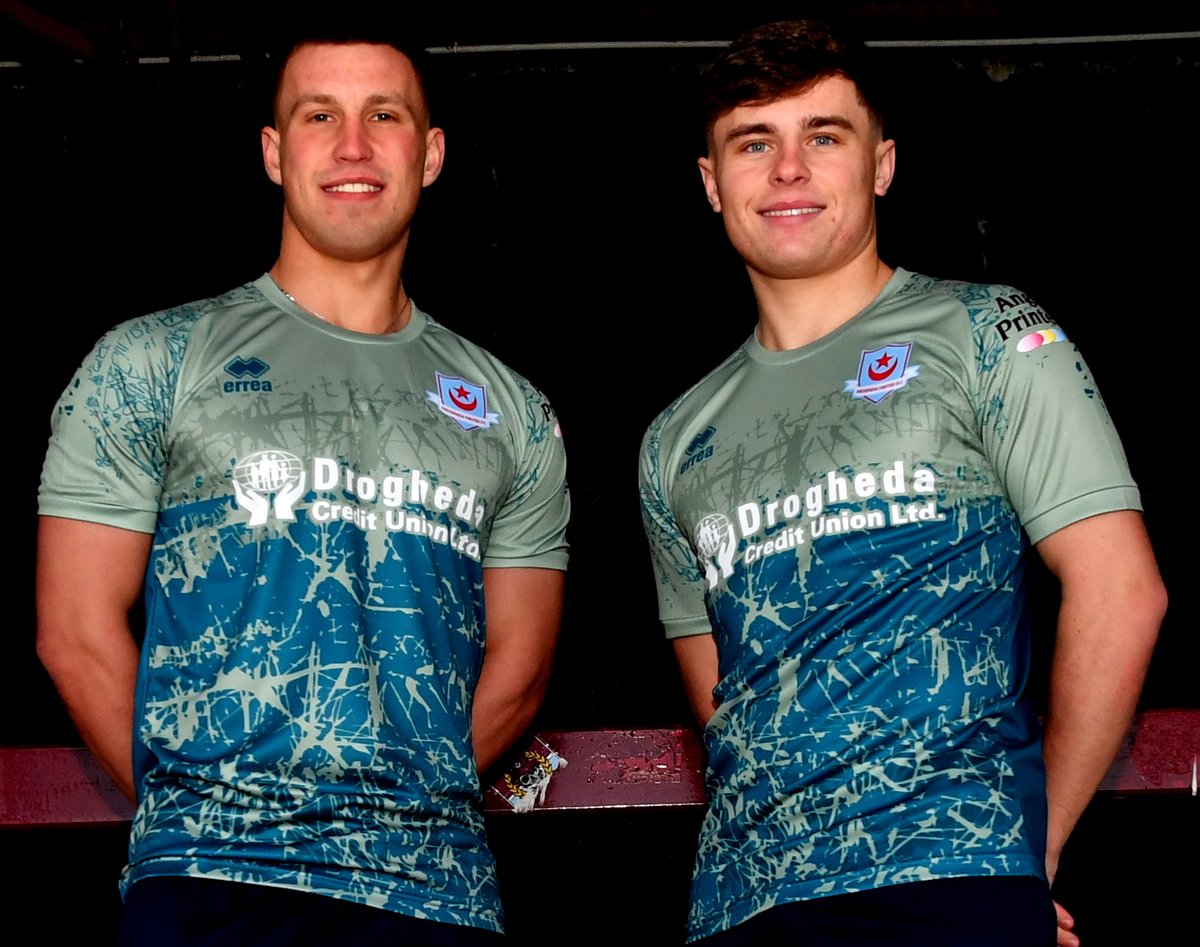 DroghedaUnited's tweet photo. 🥁 Introducing the 2024 Drogheda United away kit!

🔜 Available in store from 12pm tomorrow!

🟣🔵 @ErreaOfficial | #WeAreDrogs https://t.co/hina34Vodk