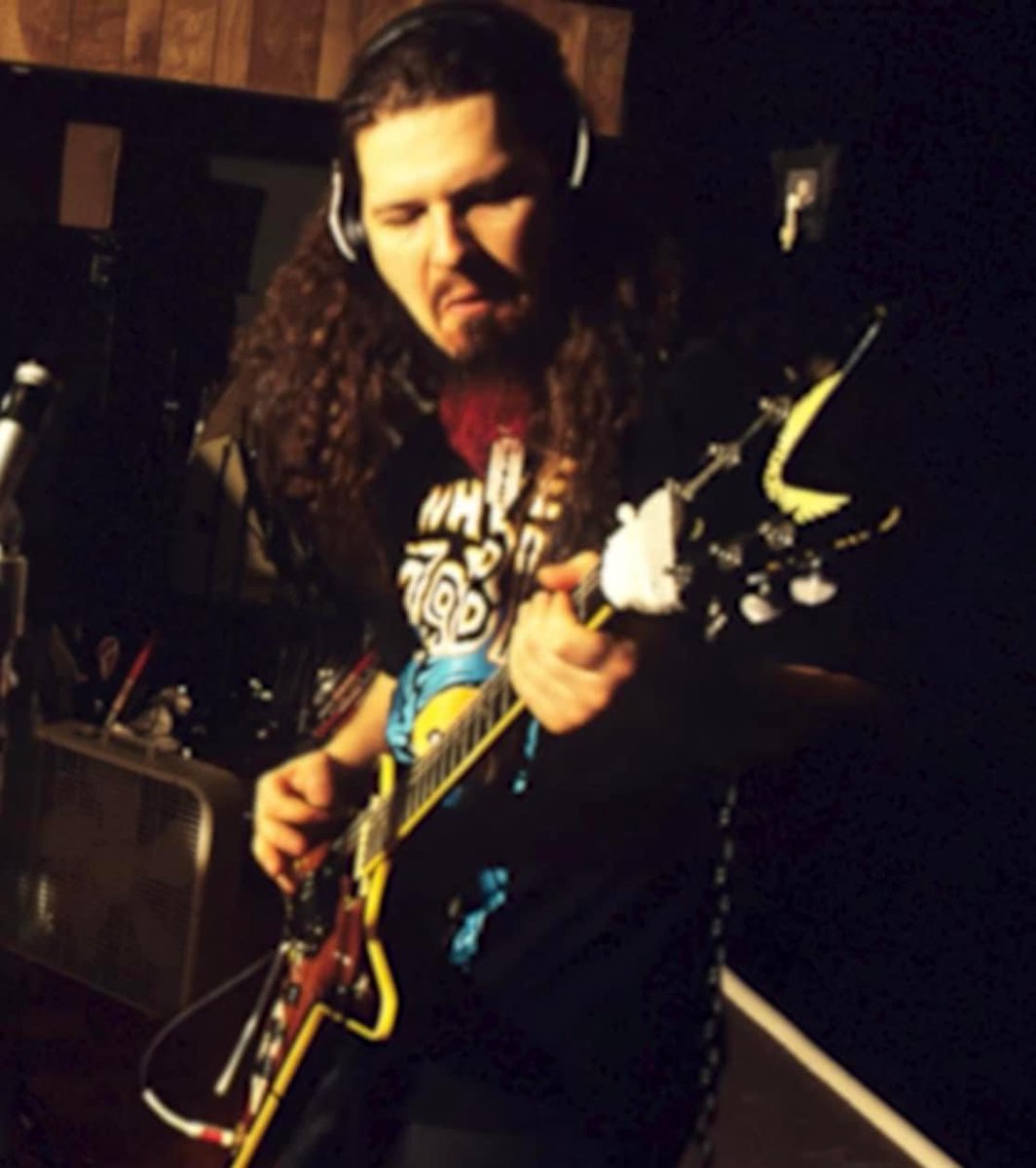 MikeDubose226's tweet image. It’s been 19 years but sometimes it still feels like yesterday. I miss you every day, my badass friend. I shall make a few Black Tooth Grins, listen to my favorite songs of yours, plug in my Les Pauls, crank up my amps &amp;amp; rock out. I love you, Dime. #DimeTime #getchapull