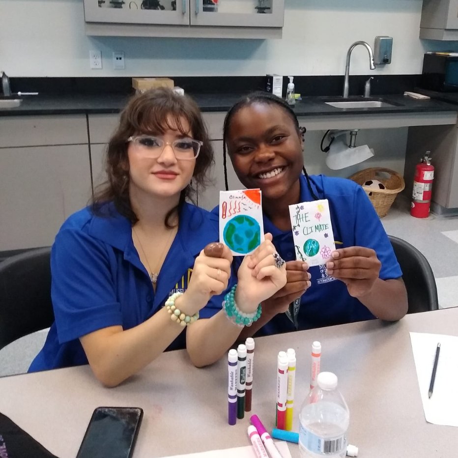 CLEOInstitute's tweet photo. Dive into a world of climate exploration! 🌎🔍 We teamed up with @modsftl, the Museum of Discovery & Science in Broward, to empower their Ecoexplorers. 🚀💡 Together, we delved into the causes, impacts, and solutions to the climate crisis. #ClimateExploration #modsftl https://t.co/WtYMnK5mM1