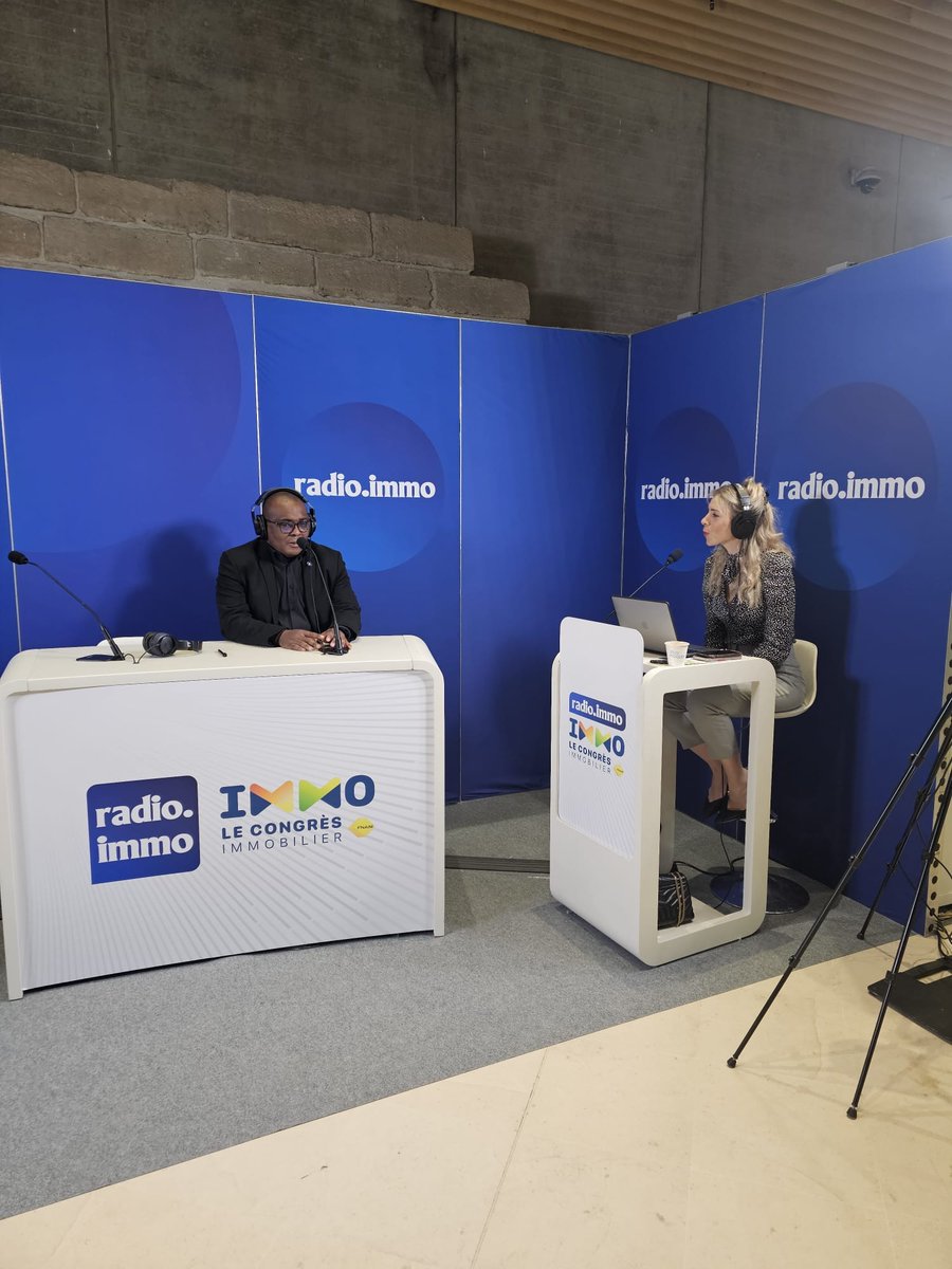 VilogiFr's tweet photo. 🌟 Une participation inoubliable au Congrès Immobilier FNAIM à Paris ! 🏰✨
🤝 Moment fort @presidentfnaim &amp; @SamEkedi  qui ont finalisé la contribution de @VILOGI pour l'accompagnement des adhérents.
#Logiciels #Saas #GestionLocative #SyndicCopropriété #Immobilier #IMMO2023 https://t.co/MaU5zRL027