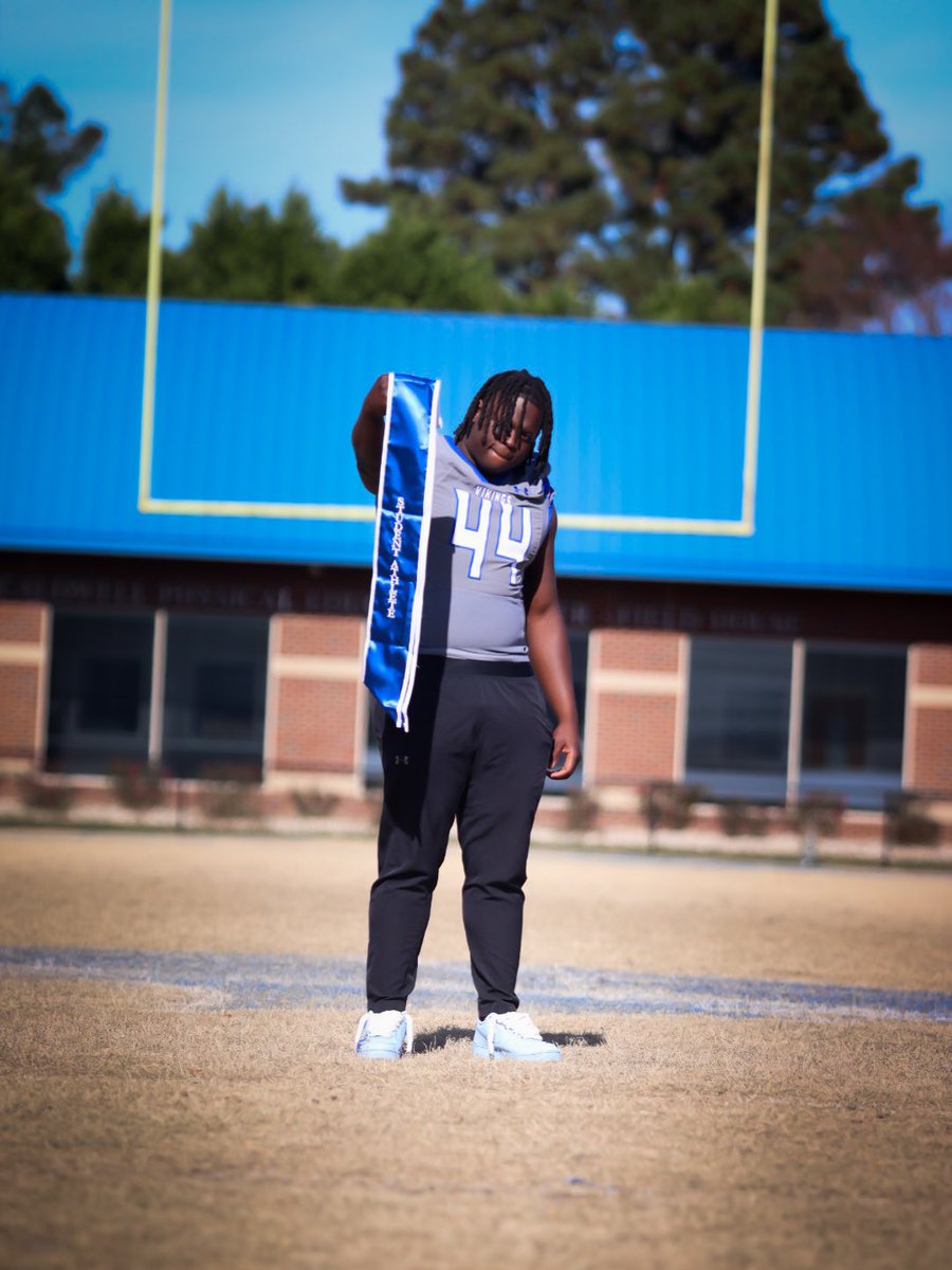Eric Chandler, a native of Suffolk, VA, is a senior Business Administration student. Eric has been a member of the <a href="/ECSUVikingFBall/">ECSUVikingFootball</a> team all four years of his collegiate career. 🎓🏈
#ECSUGrads #CountdownToGraduation