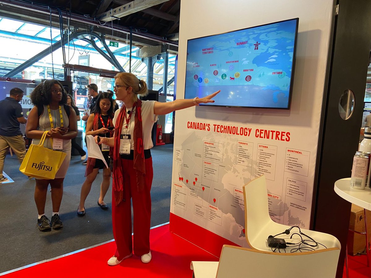 MeetOttawa's tweet image. The 2023 highlight reel for the Business Events team continues... 🤩👏

Theresa Gatto, BBA, CMP, DES was part of Team Canada at London Tech Week 2023. 🎡 ☔ 😍 

There were over 30,000 attendees and over 300 speakers!

#MyOttawa #MeetOttawa #LondonTechWeek2023