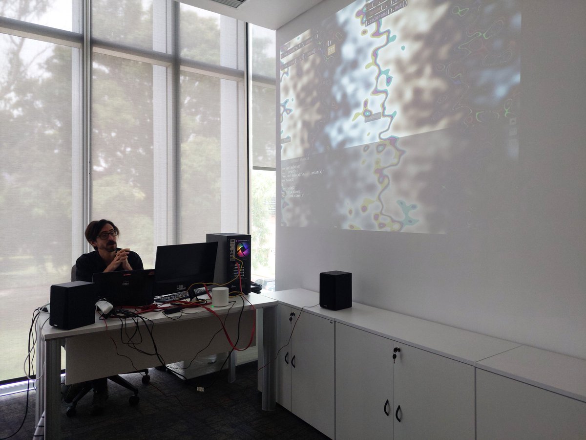 CID_DATOS's tweet photo. 👉🏼 María Marino del Club del Paper expuso sobre Birdwatch el proyecto de la red social X (ex Twitter) que impulsó las Community Notes. 

🃏 Además, analizamos los resultados del torneo de truco y creamos música con live coding.

¡Gracias a quienes se acercaron a participar! https://t.co/A3OsypiWHI