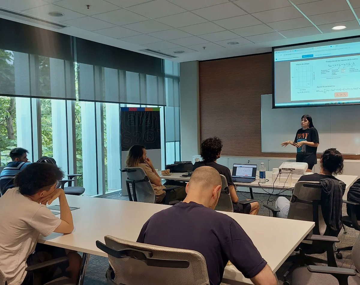 CID_DATOS's tweet photo. 👉🏼 María Marino del Club del Paper expuso sobre Birdwatch el proyecto de la red social X (ex Twitter) que impulsó las Community Notes. 

🃏 Además, analizamos los resultados del torneo de truco y creamos música con live coding.

¡Gracias a quienes se acercaron a participar! https://t.co/A3OsypiWHI