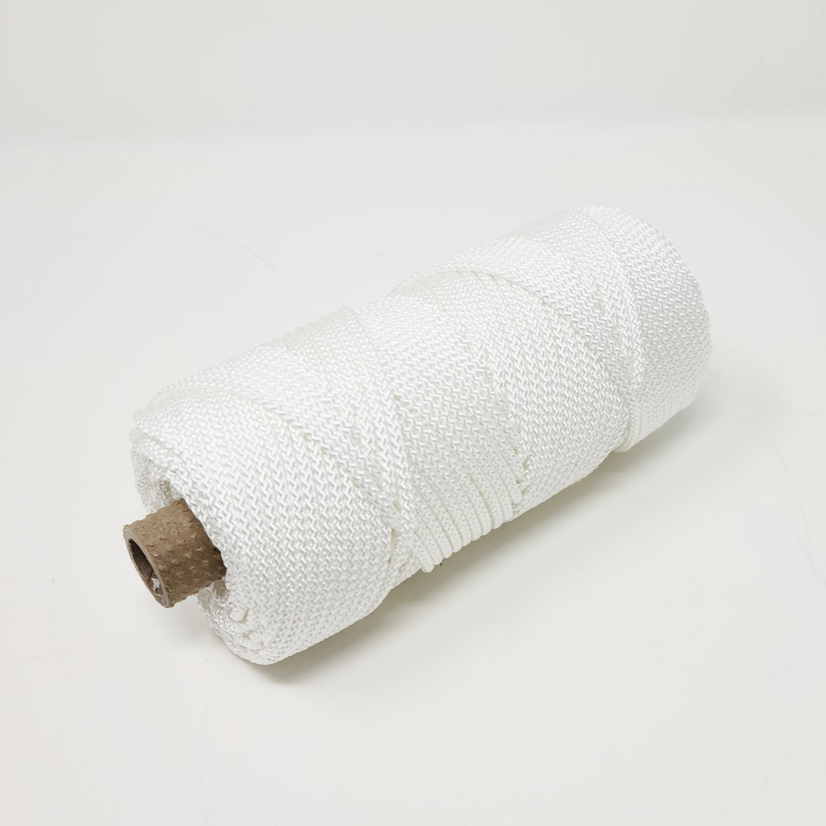 Braided Polyester Cord is a great household rope!

👉 UV resistant
👉 Resistant to mineral acids &amp; organic solvents
👉 Melts at 254C
👉 Unaffected by water

Grab a spool online - loom.ly/bn-jjpc