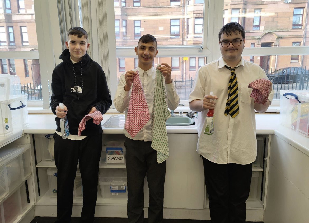 HBAcademyGlas's tweet photo. Well done to our Hollybrook clean up crew helping Mrs Parhar do a bit of cleaning in the HE department. Skills for life boys, well done! #sflw #teamwork https://t.co/hZUbLe409n