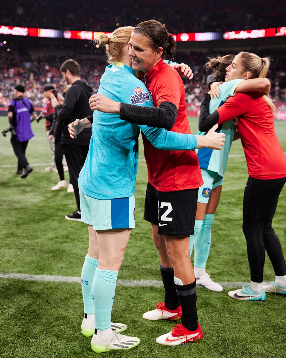 TheMatildas's tweet photo. 🇦🇺 Australia's most-capped player 🫂 🇨🇦 Canada's most-capped player

@clarepolks89 🤝 Sinc

#Matildas #CANvAUS https://t.co/urVqSsxFbq
