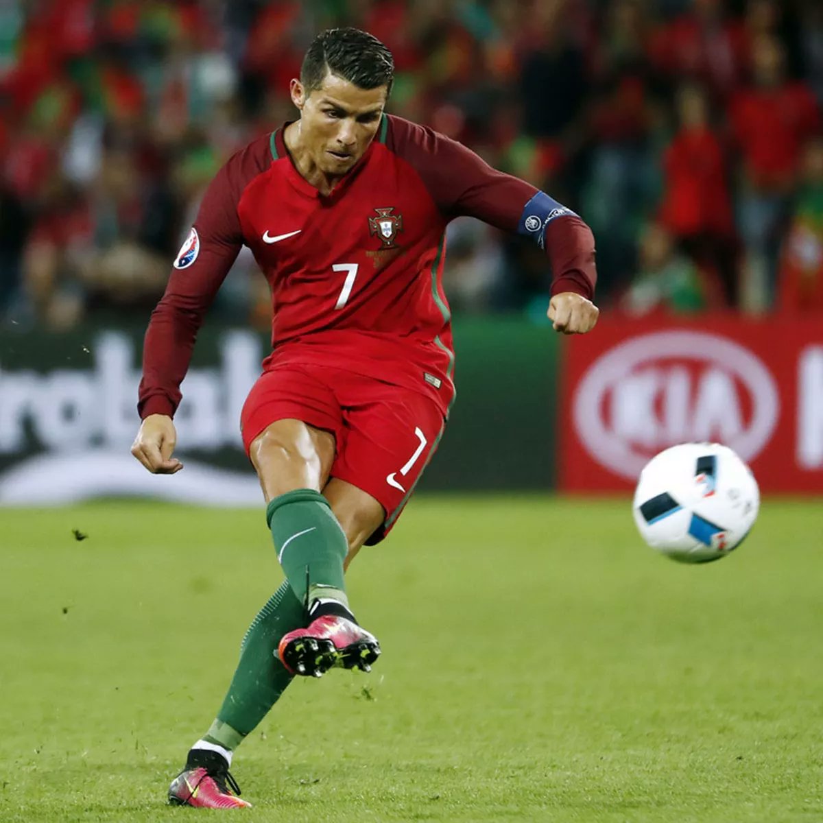 CFC_Addi's tweet image. Your life is on the line

Who is shooting the freekick to save your life?

I already know who I am picking #Capitan💙