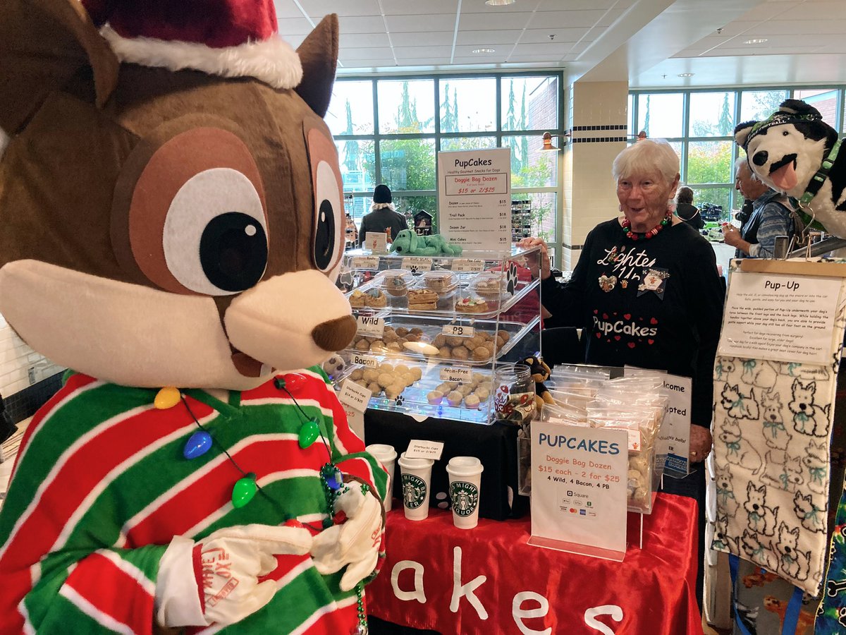 SnoPUD's tweet photo. PUD mascot Zip is busy shopping the vendor tables at our #HolidayBazaar! Come by PUD HQ in Everett until 3 pm for holiday shopping that benefits local seniors who need help paying their winter bills. 

You can bring clean styrofoam and old holiday light strings for recycling with our partner @getridwell!