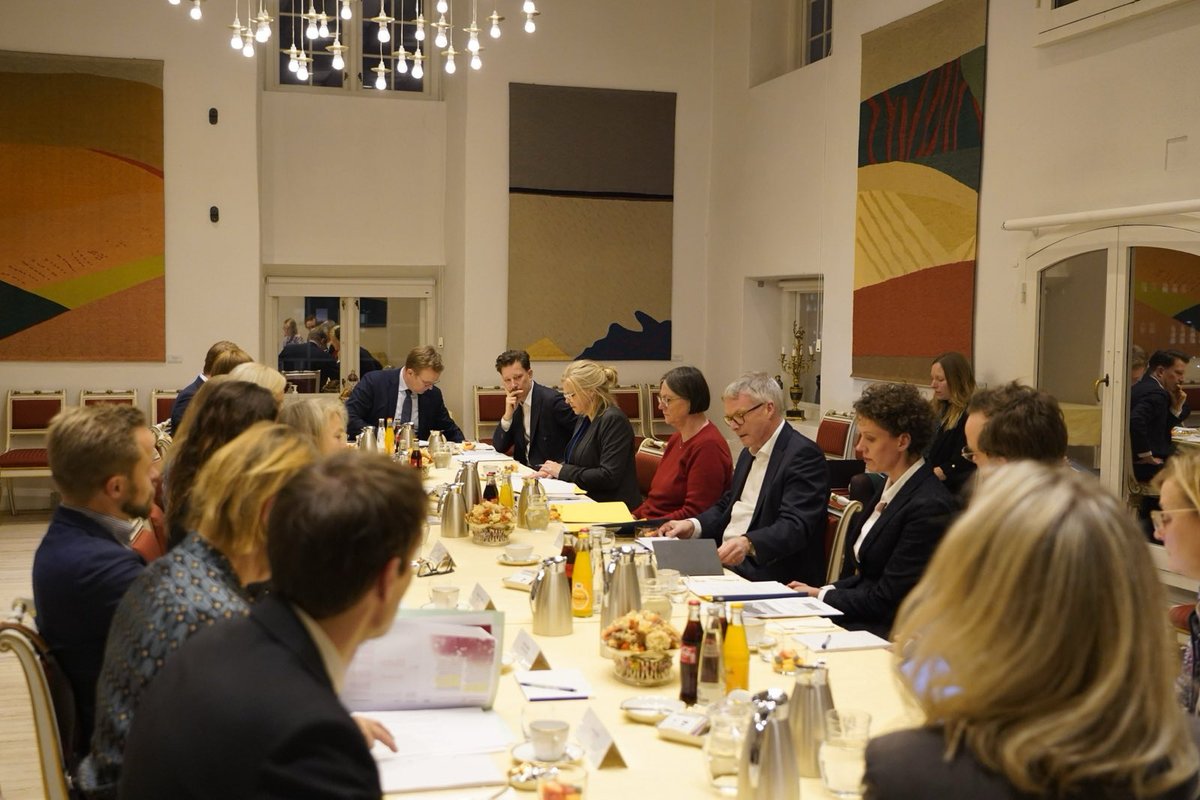 Fruitful conversation with 🇩🇰 tech stakeholders today on forthcoming strategy for #techplomacy. Tech is key in today's 🌍 challenges &amp; opportunities. 

Critical that we continue dialogue w/  global tech industry, strengthen 🇪🇺 tech diplomacy &amp; build global alliances. Stay tuned.