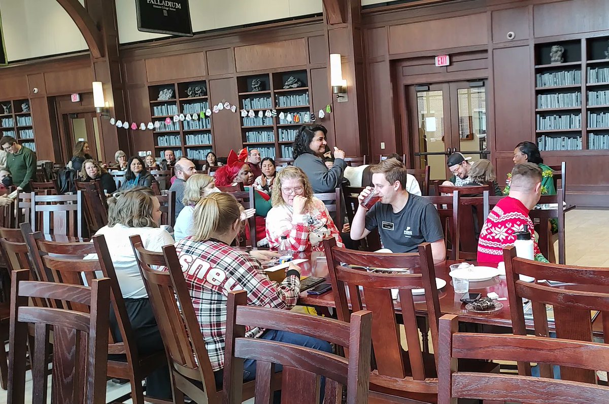 purduehonors_st's tweet image. That&apos;s a wrap on another great semester and another great holiday gathering followed by a competitive white elephant gift exchange 🤩🎁💝

 #purduehonors #honorseducation #boilerup