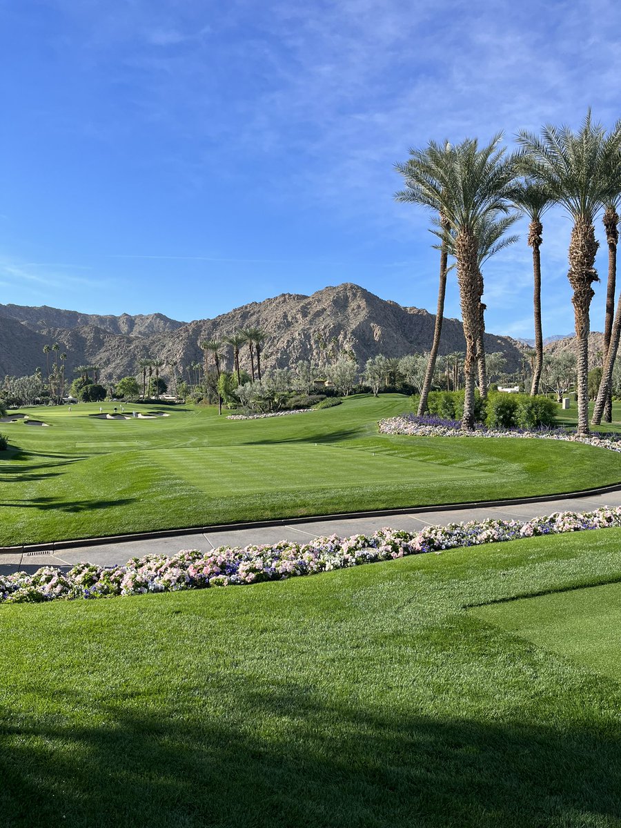 BlakeArthur24's tweet image. Eldo in December 🌴❄️⛳️🥶