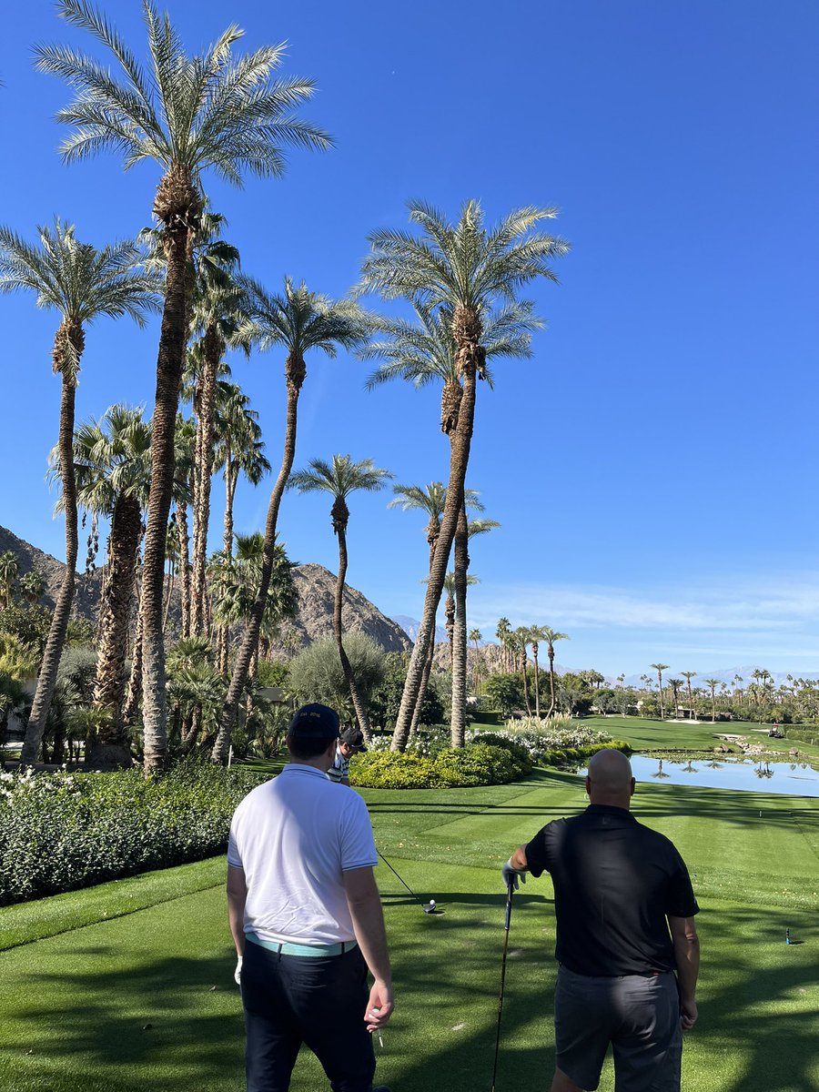 BlakeArthur24's tweet image. Eldo in December 🌴❄️⛳️🥶
