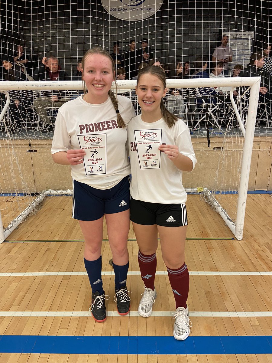 QE_Athletics's tweet image. ⚽️QE Girls Indoor Soccer went 1-2 at 4A @schoolsportsnl Provincials today👏🏻

🏅MVP: Megan Ruston
🏅MSP: Sadie Dawson

Thanks to @SportsGonzaga for hosting a great tournament 🙌🏻