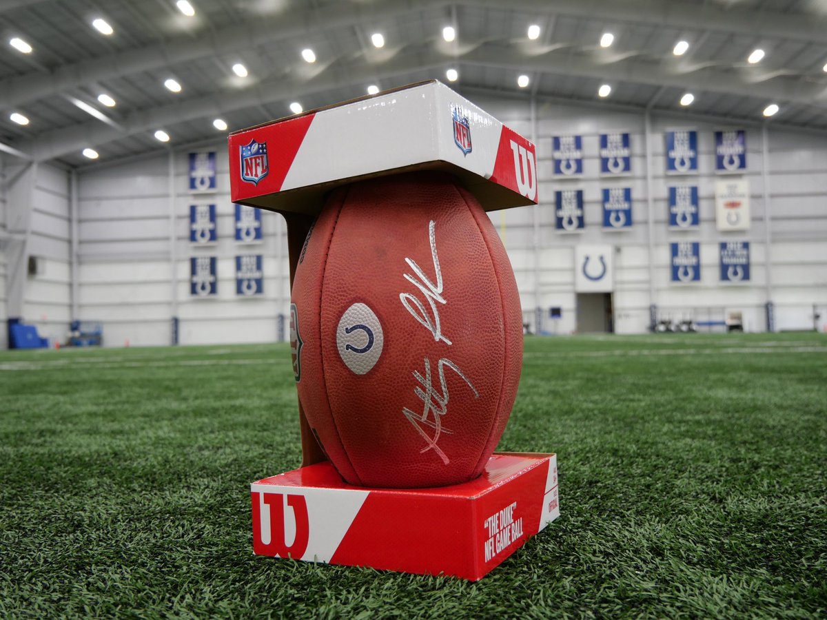 ColtsLife's tweet image. Are you ready for day 8️⃣ of 12 Days of Giveaways? 

Today we have an Anthony Richardson autographed football up for grabs! 🔁 RT for your chance to win!