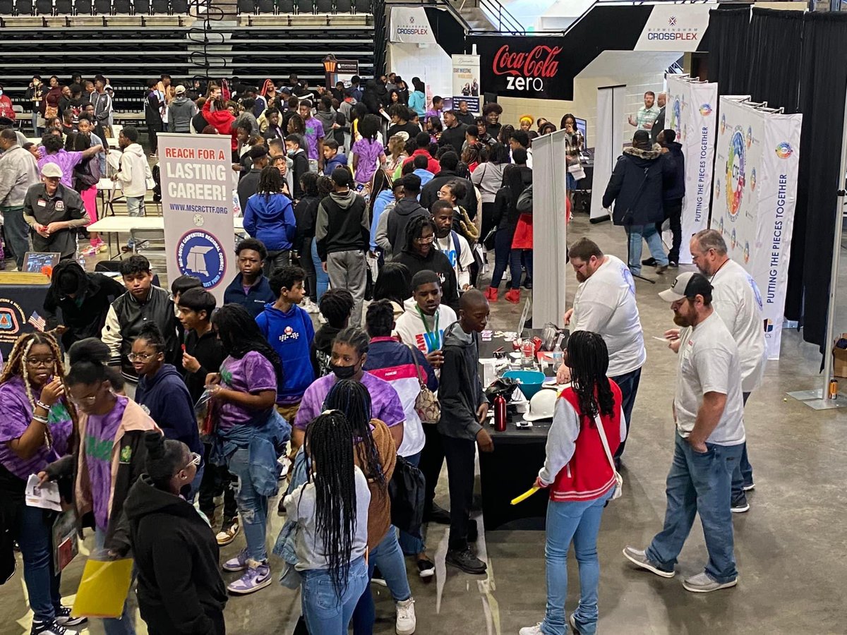 136Ibew's tweet photo. The BEJATC was introducing Birmingham City middle school students to the electrical industry at a career fair at the  Crossplex in Birmingham today. Thank you Dr. Reese for inviting us to this event. (Credit: Birmingham Electrical JATC on Facebook) #IBEW #apprenticeships https://t.co/owjNK46l7s