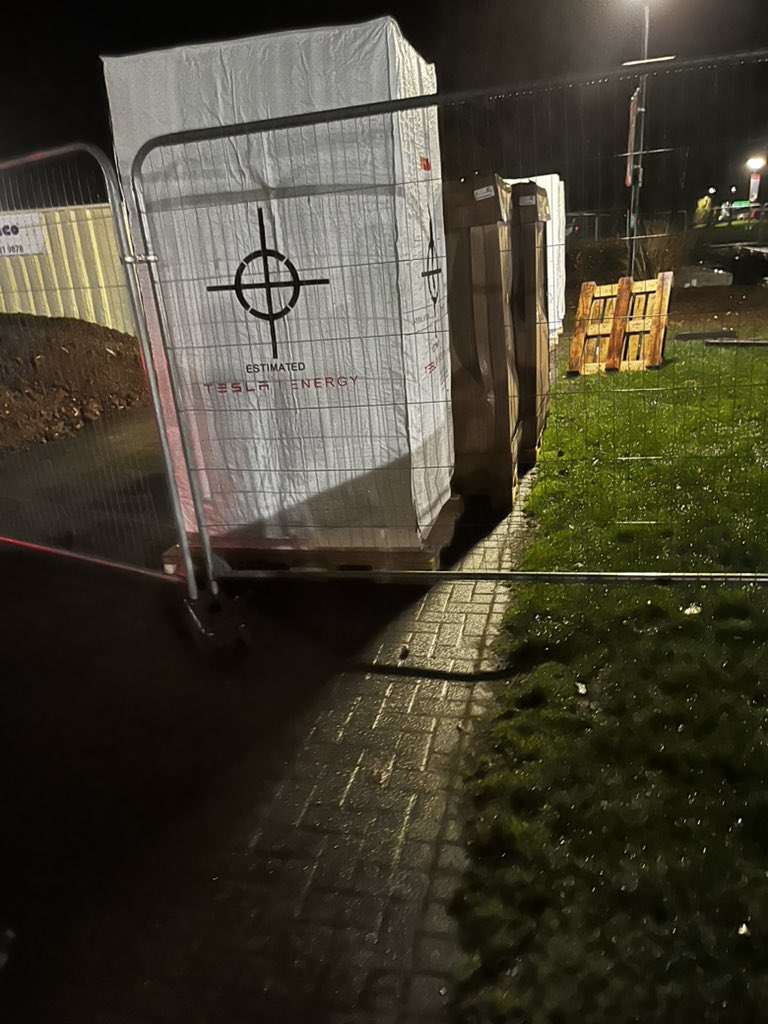 Looks like there’s some much needed Tesla charging capacity being installed at Gretna 
<a href="/ItsBillN/">BillN</a> <a href="/EpicWinningMaz/">Maz Shar⚡️</a> <a href="/tillathenun/">Andrew Till</a> <a href="/lakes_eco_van/">Lincs Electric Van</a>