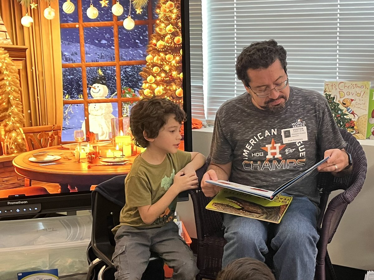 MrsSharonsClass's tweet photo. Thank you for coming to read to us today! https://t.co/CP40snQSgF