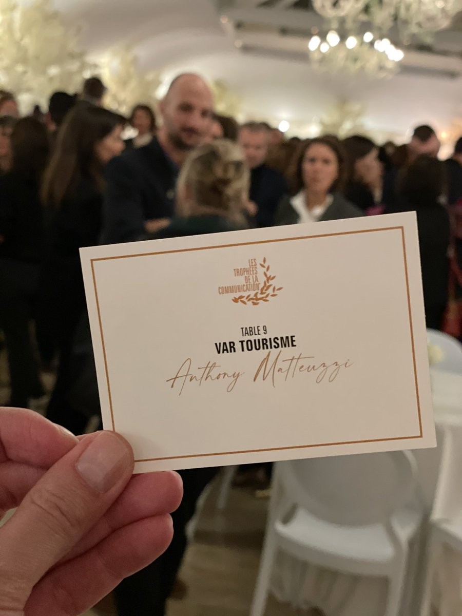 AnthoMattz's tweet photo. C’est parti pour les #TropheesCommunication à Paris ! @VarTourisme nominé dans la catégorie « Meilleure identité de l’année. » pour #LeVarLunique on croise les doigts !!! 🤞🤞🤞 @g_decard @FelioMartine https://t.co/sqDinxbRlw