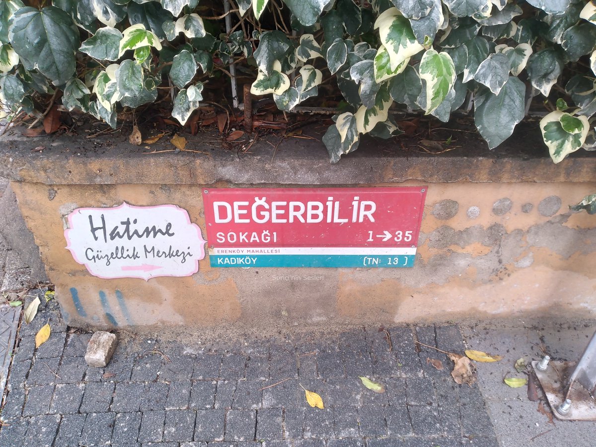 Eşe, sevgiliye, flörte, dosta, arkadaşa, anneye, babaya, kardeşe, patrona, doktorunuza vs yollayabilirsiniz övme, sövme, trip, gider, espri gibi amaçlarla. Amme hizmetidir.