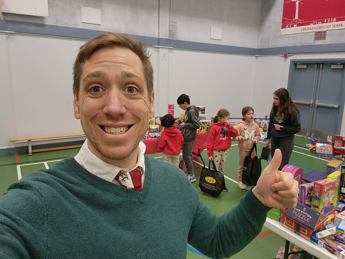 Caulfeild School tweet media