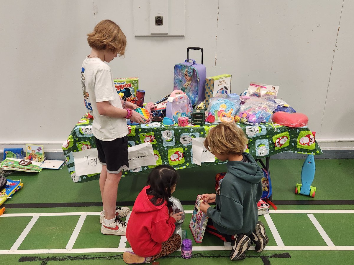 Caulfeild School tweet media