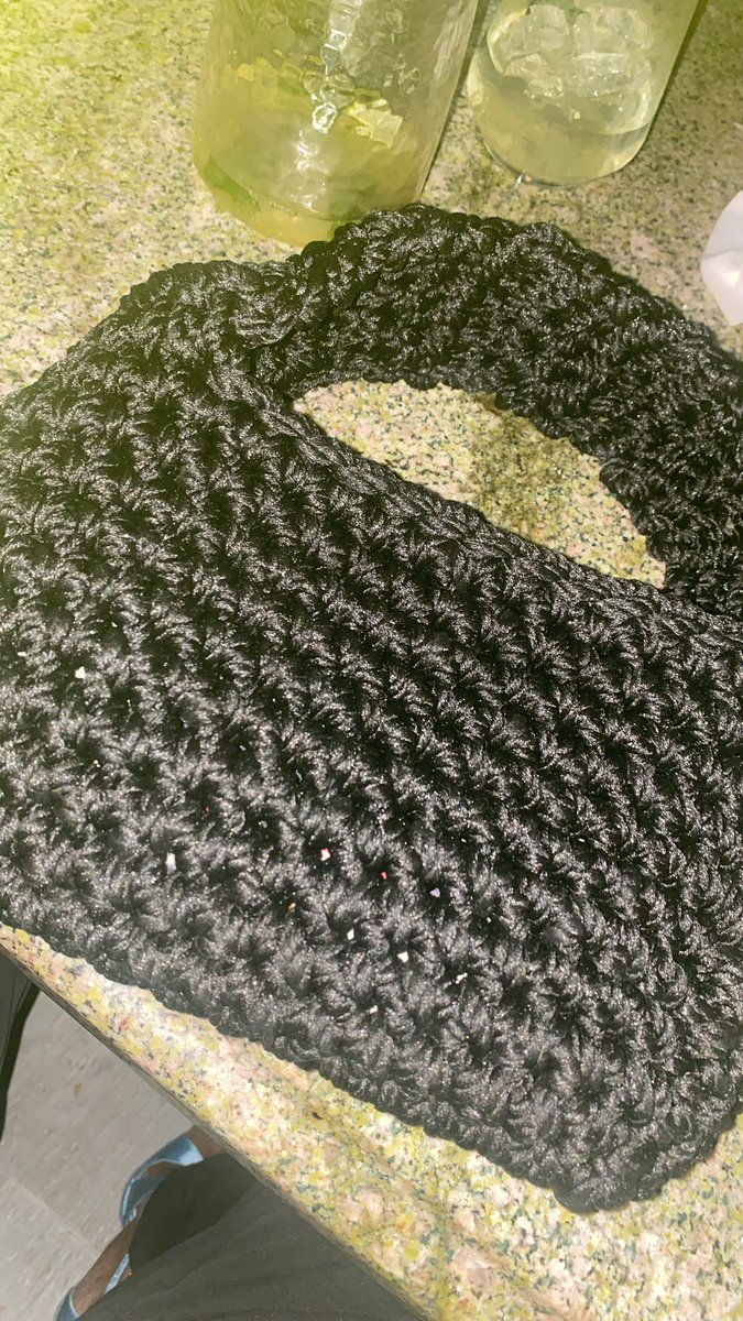 CrochetAddictz's tweet photo. Made a bag to go with my outfit lastnight … and forgot to wear it when I took pictures . May put them on the site idk though #crochetaddictz #crochetdesigner #crochet https://t.co/vW1HisEQlS
