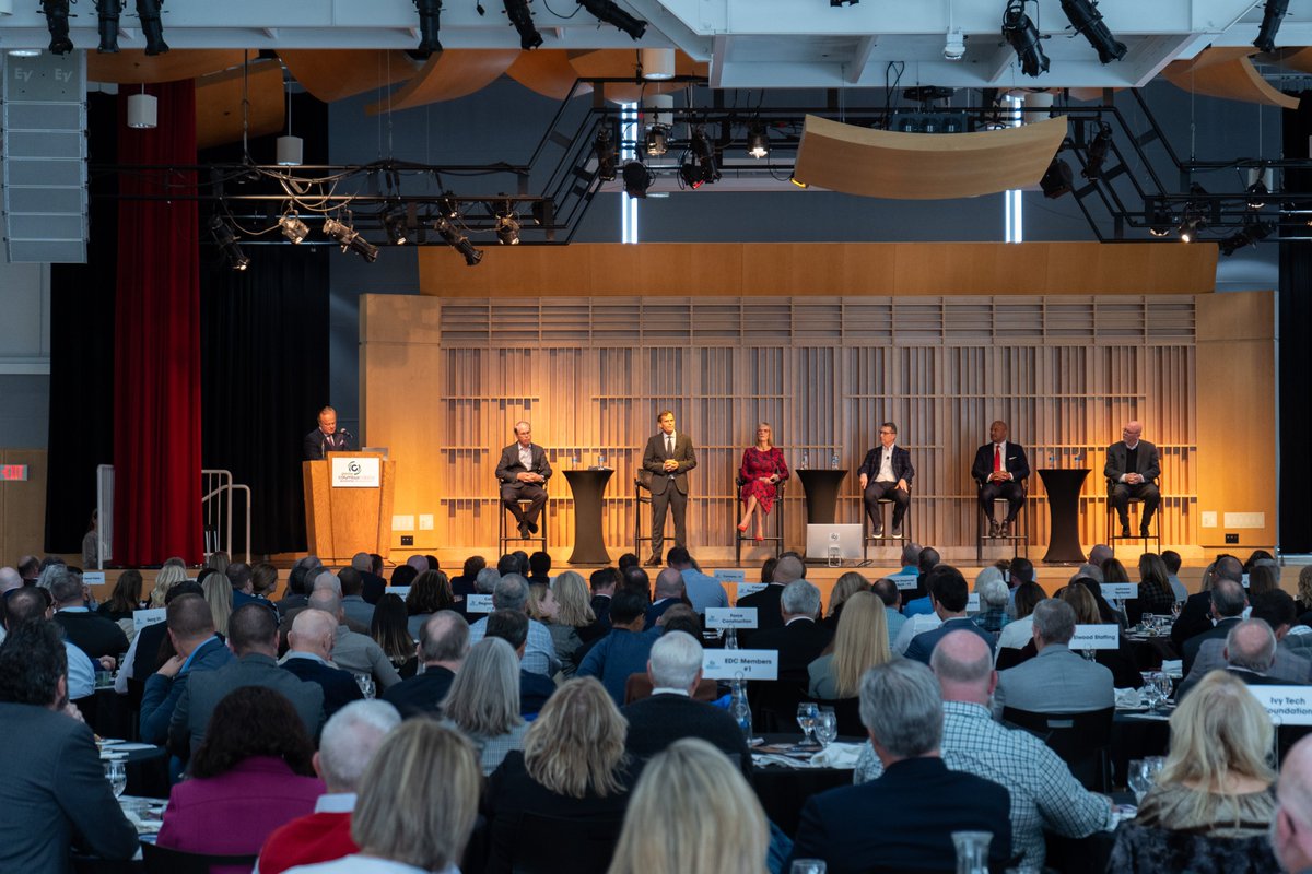 ChambersForIN's tweet image. We can ensure the American dream is alive and well for Hoosiers of today and tomorrow.  

Appreciated the opportunity to share my vision of how we can do just that at today's Annual Meeting of the @ColumbusEconDev.

#TeamBrad #Indiana
