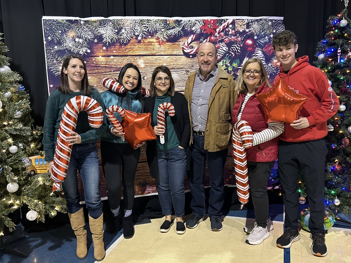 MarmoFinancial's tweet photo. The Marmo team participated in the CK4 gift wrapping event last night! 🎄 We love supporting our community! @Coalition4Kids https://t.co/Ah3THGFTcA
