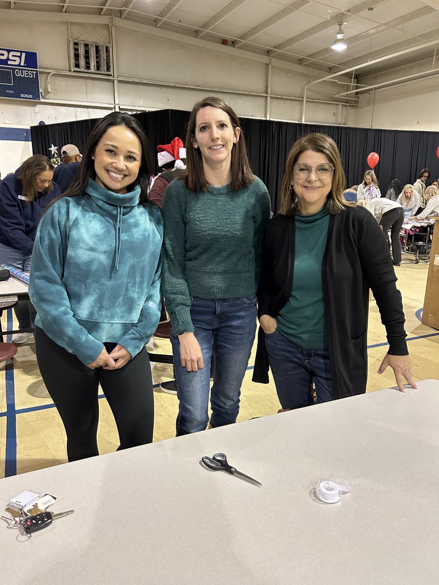 MarmoFinancial's tweet photo. The Marmo team participated in the CK4 gift wrapping event last night! 🎄 We love supporting our community! @Coalition4Kids https://t.co/Ah3THGFTcA