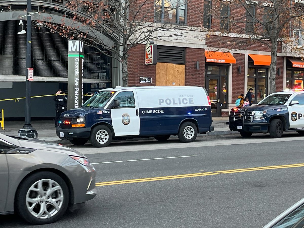 AllisonPapson's tweet photo. Juvenile male (teen) shot inside of the Georgia Ave-Petworth station @ 2:45pm. The boy was located in the unpaid mezzanine area with a gunshot wound. Preliminary investigation shows the victim was followed into the station by the suspect, just before the shooting occurred. #MTPD https://t.co/HflEe6BhdU