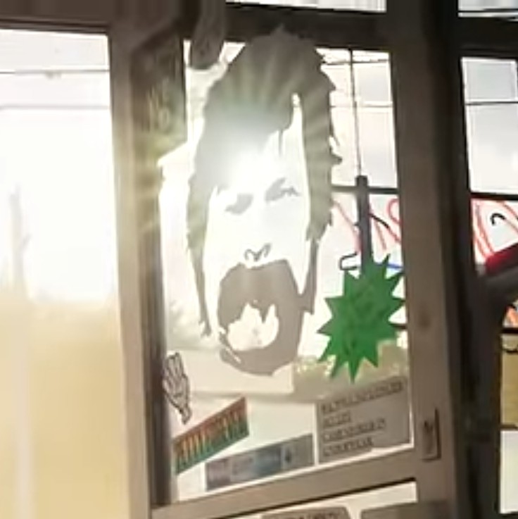 dewifonevans's tweet photo. @tomdelonge @markhoppus @travisbarker why is Boomer in the new GTA VI trailer? 😂

#blink182 #GTAVI https://t.co/diKRkzp6ng