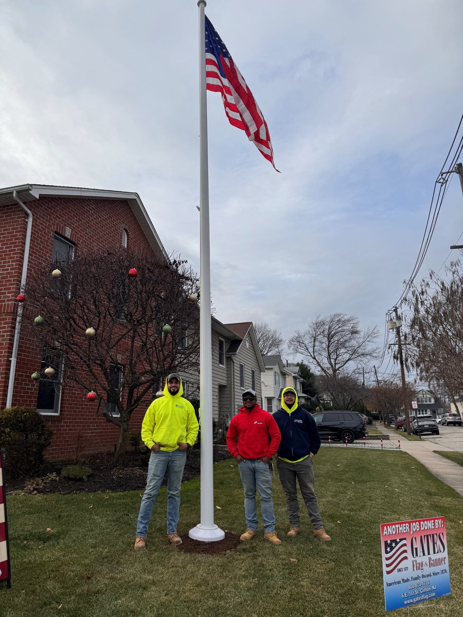 GatesFlg's tweet photo. Old Glory now flies high and proud on a 25' commercial-grade fiberglass flagpole over the Garruto Law Group office in Nutley, NJ! Thanks for taking this awesome picture of our crew, Andy! https://t.co/422NypxlQ4