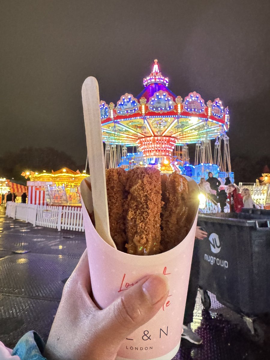 ryu_chan27's tweet photo. Perya in LDN 😜🎡🎄 https://t.co/qNMCNEJvrH
